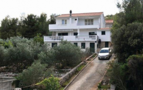 Apartments with a parking space Marina, Trogir - 13613